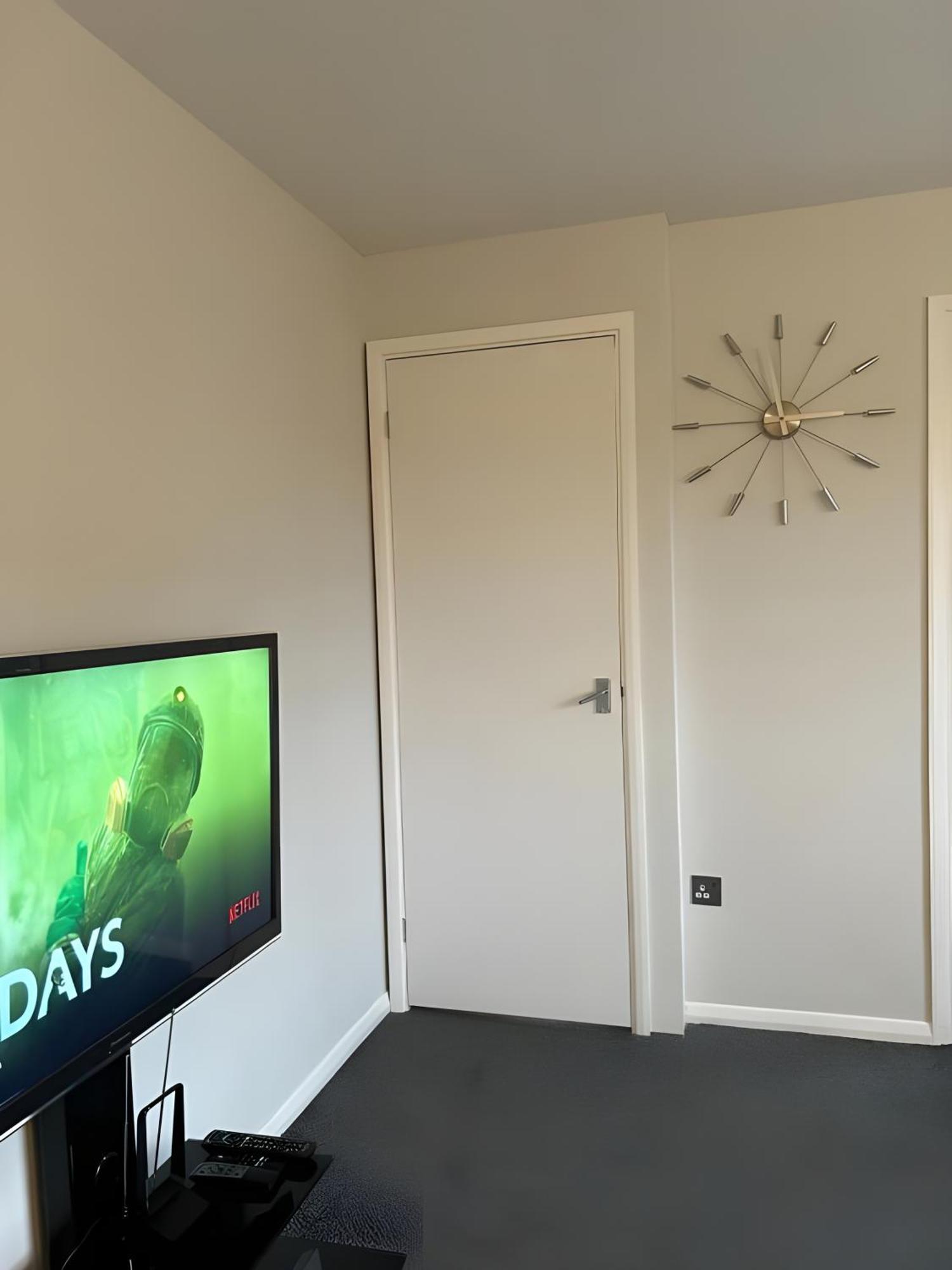 Sleek & Stylish - E15 Apartment With Parking Londyn Zewnętrze zdjęcie
