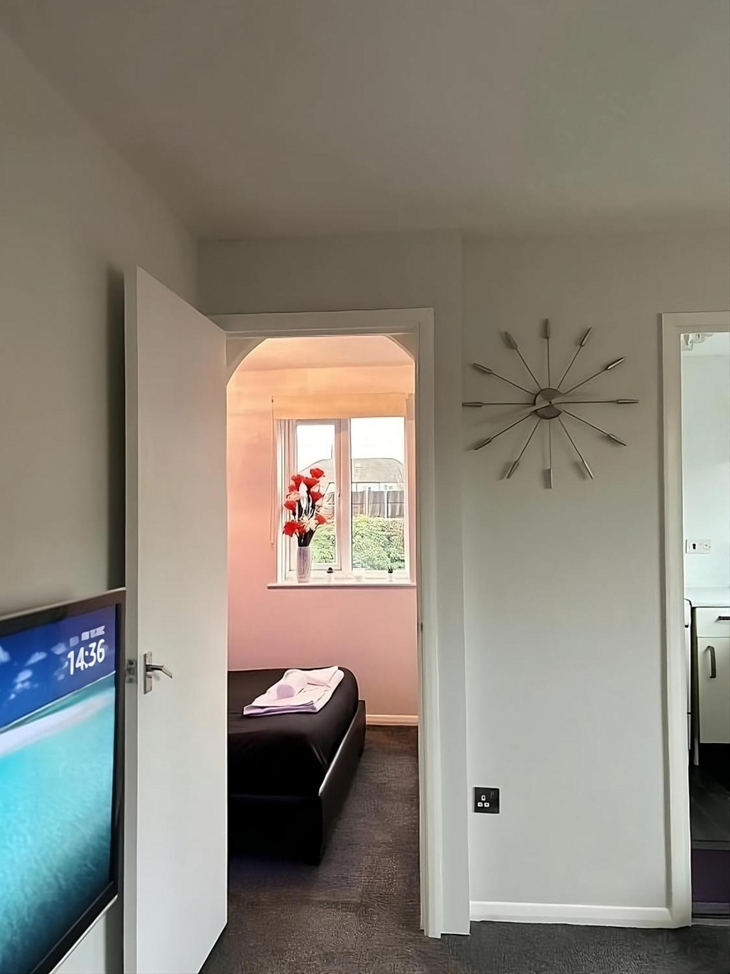 Sleek & Stylish - E15 Apartment With Parking Londyn Zewnętrze zdjęcie